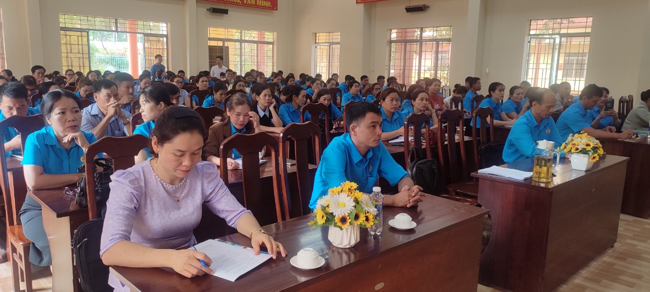 Hội nghị tập huấn bồi dưỡng lý luận chính trị và nghiệp vụ công tác công Đoàn cho cán bộ Công đoàn cơ sở năm 2024